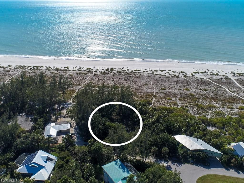 4767 Tradewinds DR SANIBEL, FL 33957