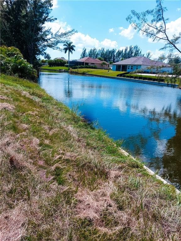 2530 SW 4th PL CAPE CORAL, FL 33914