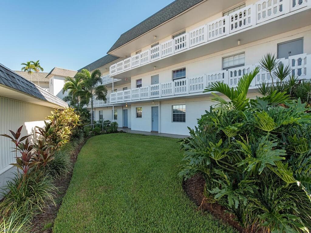 315 Saint Andrews BLVD A38 NAPLES, FL 34113