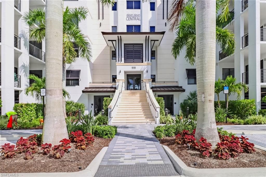 1111 CENTRAL AVE 305 NAPLES, FL 34102