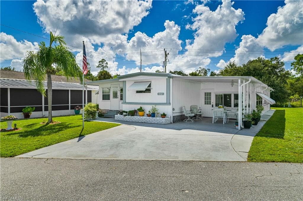 512 Timber LN S NORTH FORT MYERS, FL 33917