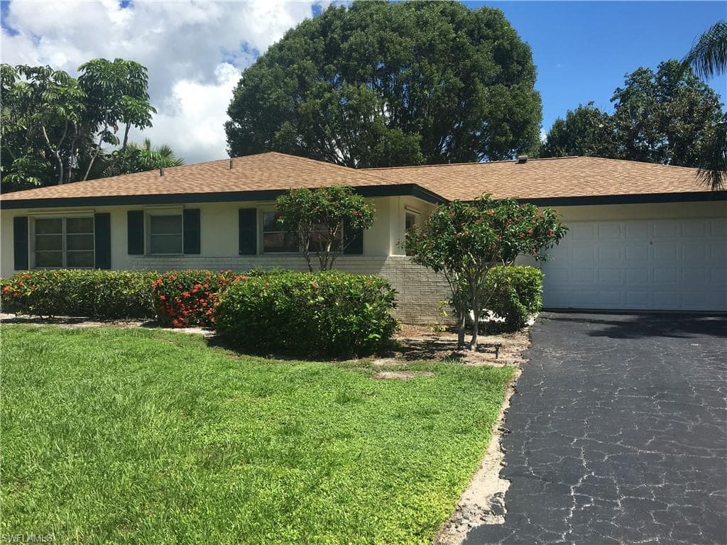 620 Orchid DR NAPLES, FL 34102