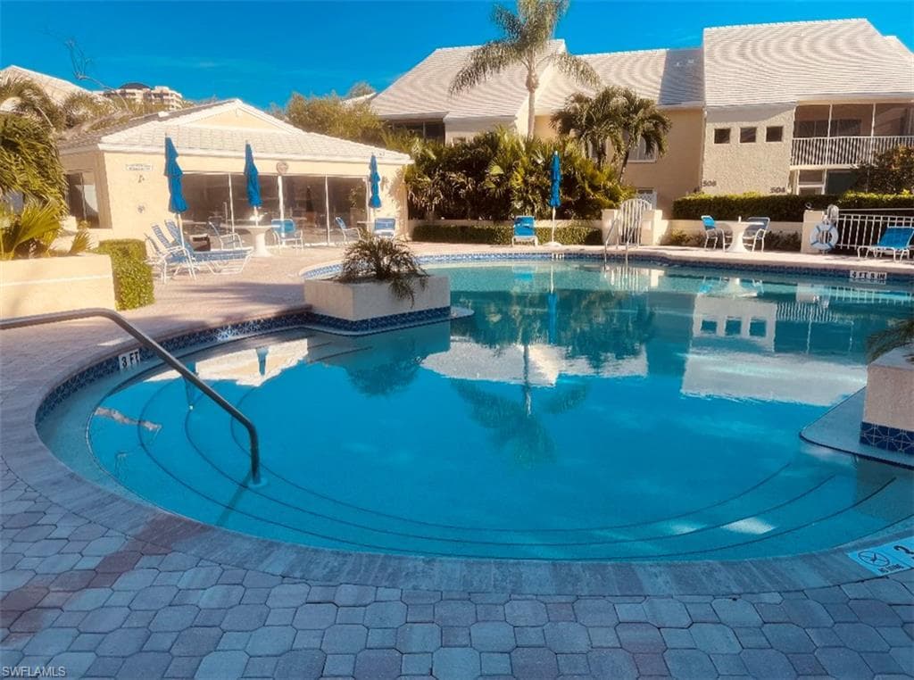 5800 Glencove DR 201 NAPLES, FL 34108