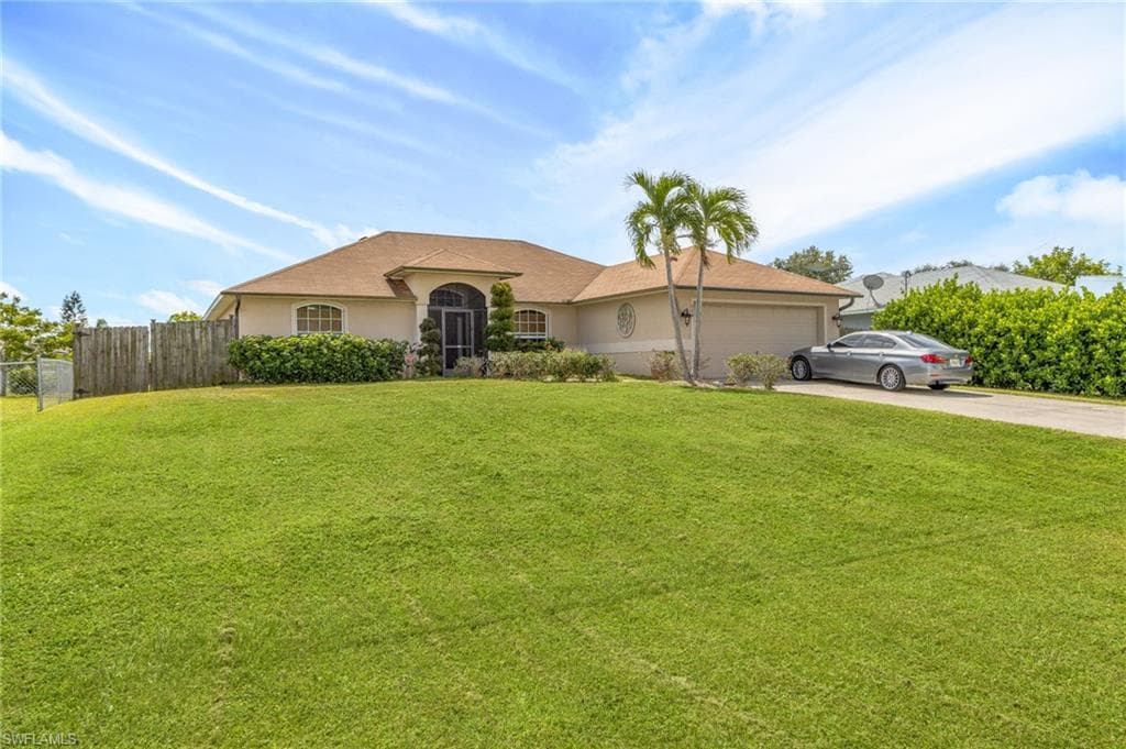 624 NE Van Loon LN CAPE CORAL, FL 33909