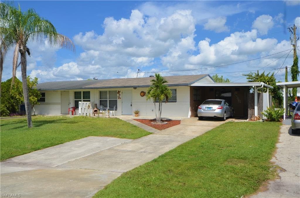 1113 Vineyard ST LEHIGH ACRES, FL 33936