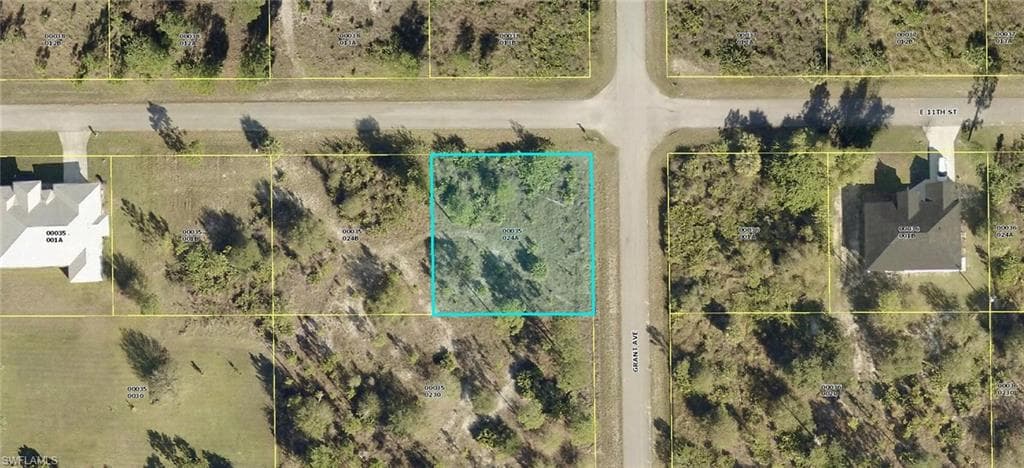 3306 E 11th ST LEHIGH ACRES, FL 33972
