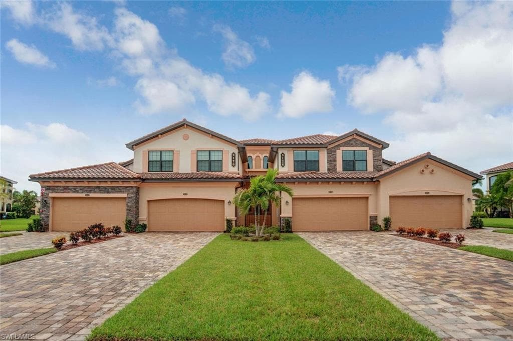 9126 Napoli CT 102 NAPLES, FL 34113