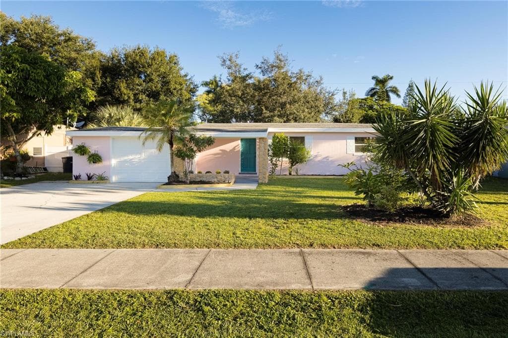 1643 Ricardo AVE FORT MYERS, FL 33901