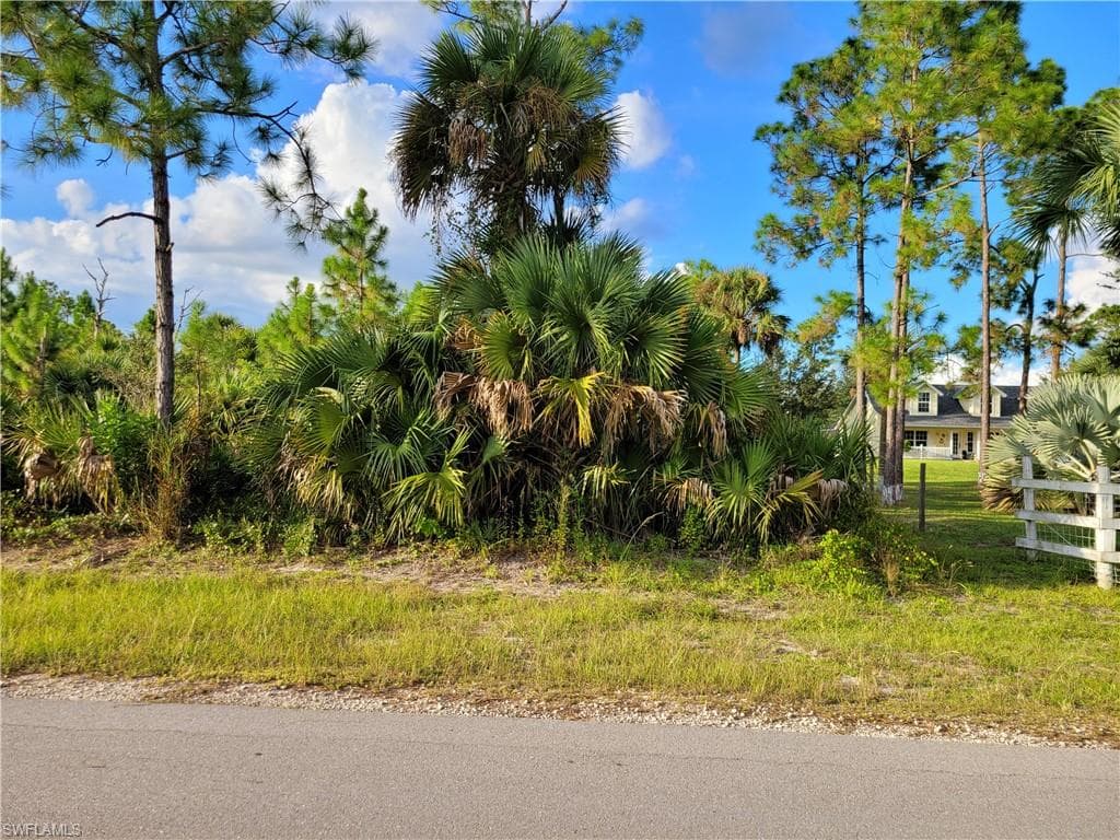 4th AVE NE NAPLES, FL 34120