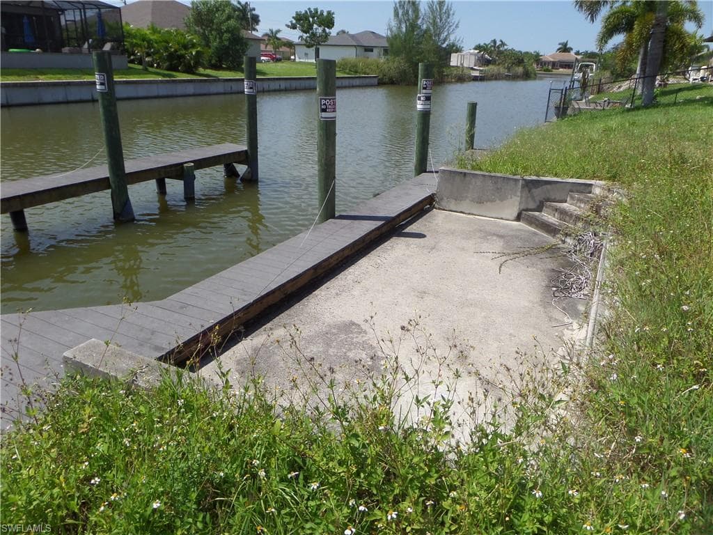 2124 SW 28th LN CAPE CORAL, FL 33914
