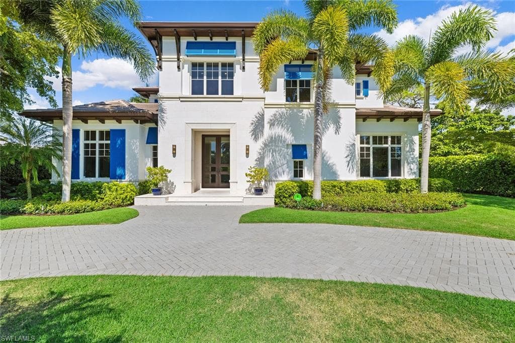 590 Palm CIR E NAPLES, FL 34102