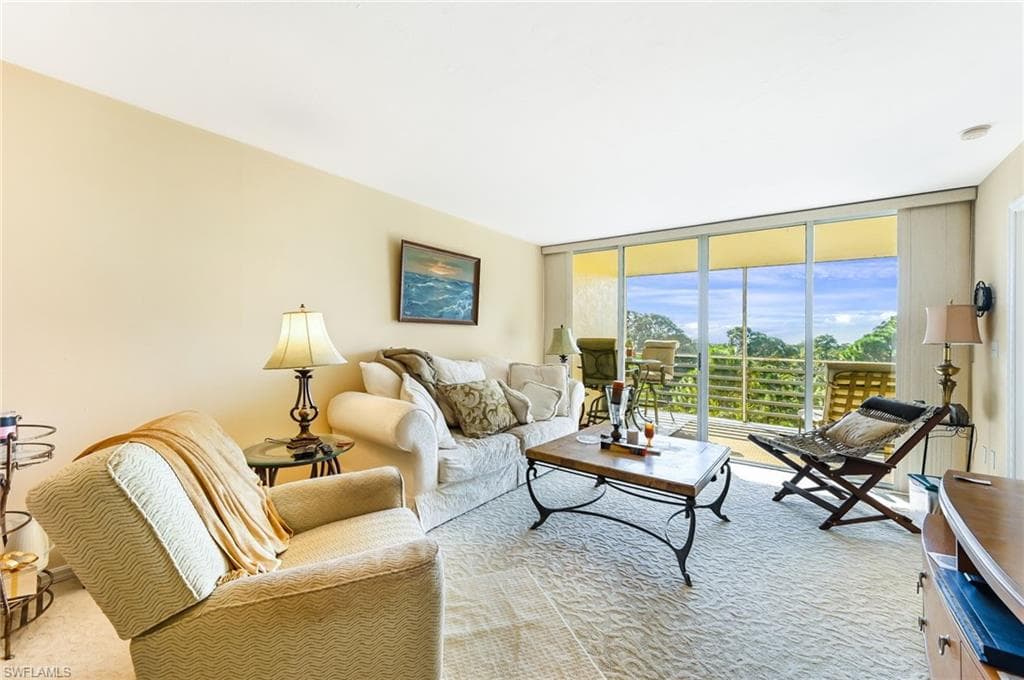 15161 Cedarwood LN 1505 NAPLES, FL 34110