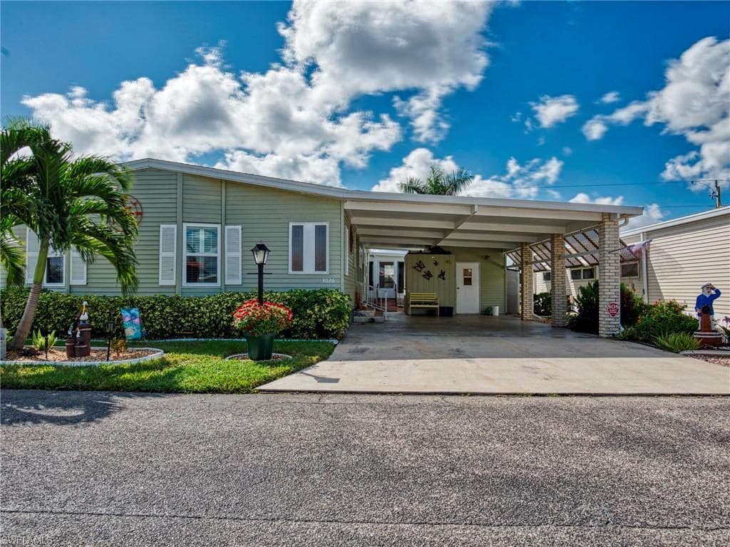 3026 Artesian LN NORTH FORT MYERS, FL 33917