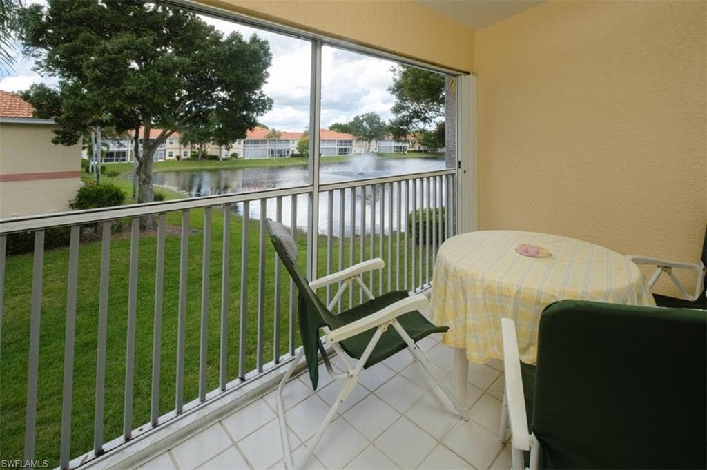 2486 Orchid Bay DR X-203 NAPLES, FL 34109