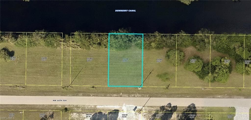 3901 NW 44th TER CAPE CORAL, FL 33993