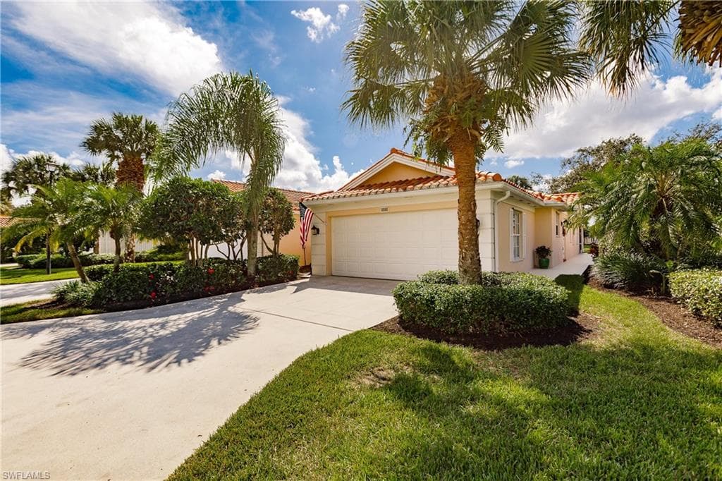 4990 Ventura CT NAPLES, FL 34109