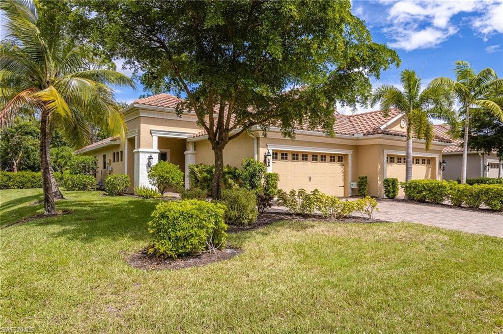 10020 Montevina DR ESTERO, FL 33928