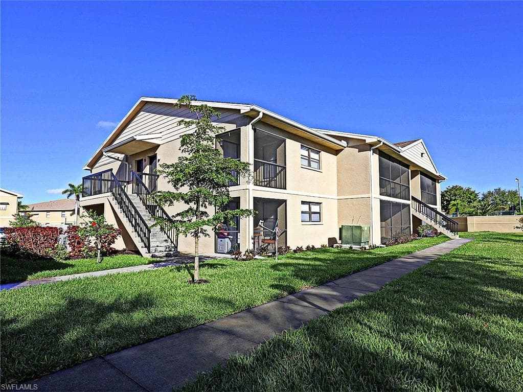 5325 Summerlin RD 2504 FORT MYERS, FL 33919