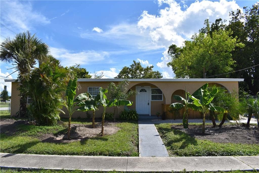8009 hyde park AVE NORTH PORT, FL 34287