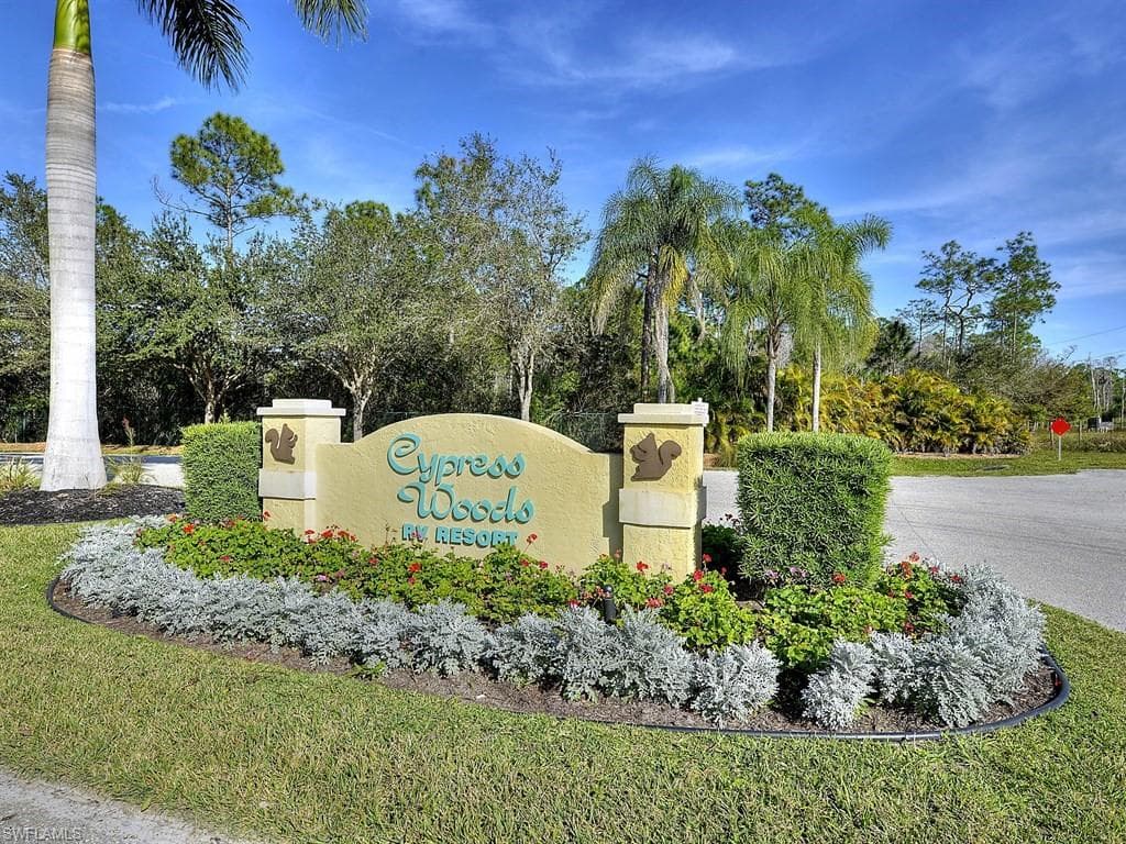 10151 Shadowood CT FORT MYERS, FL 33905