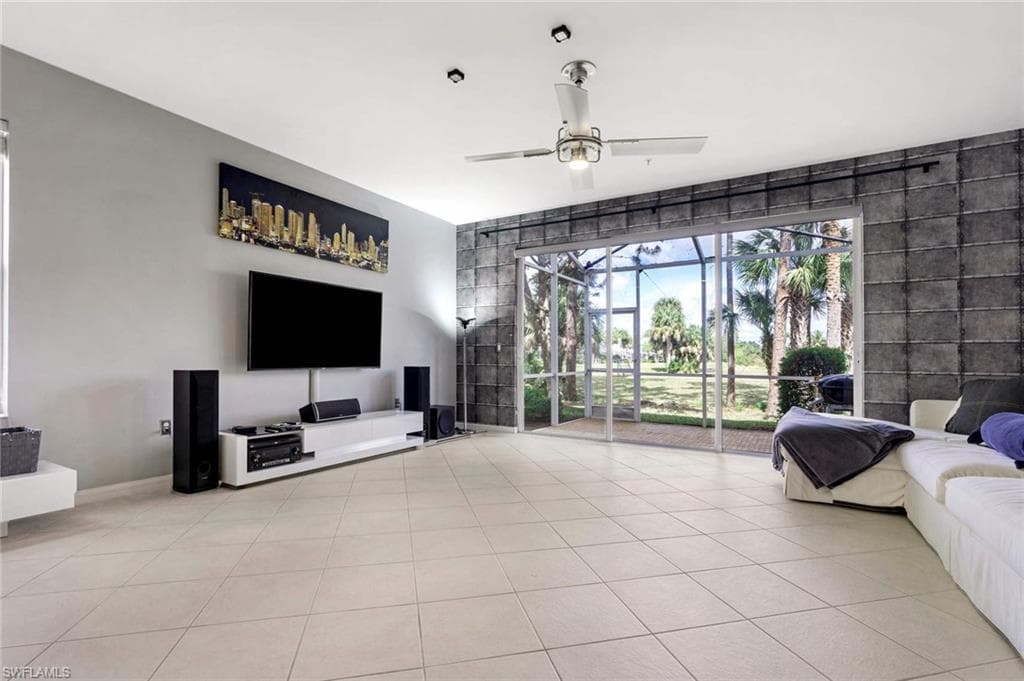 792 Hampton CIR NAPLES, FL 34105