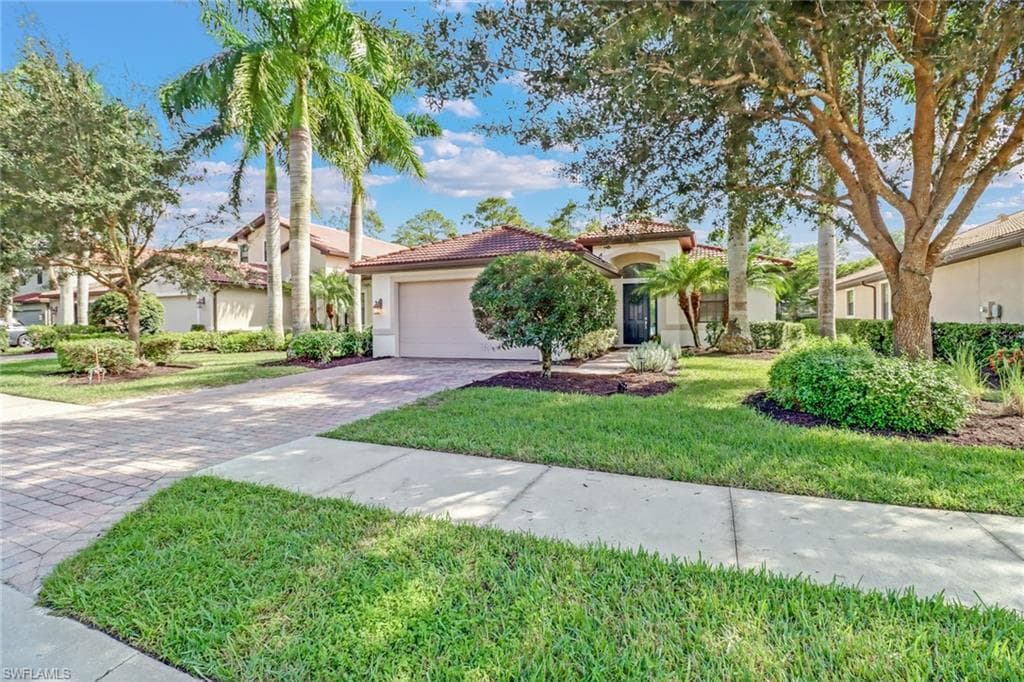 7808 Bucks Run DR NAPLES, FL 34120