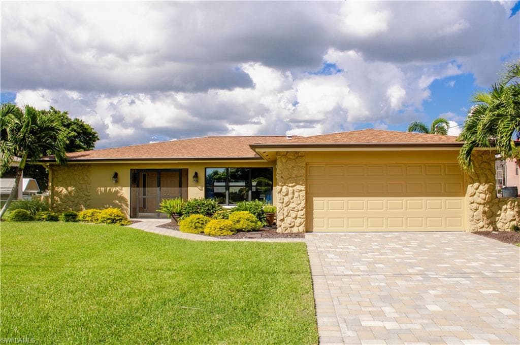 109 SE 40th TER CAPE CORAL, FL 33904