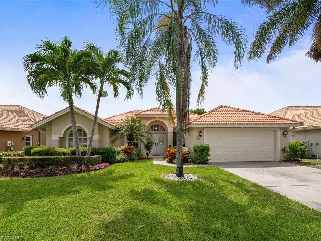 1092 Tivoli DR NAPLES, FL 34104