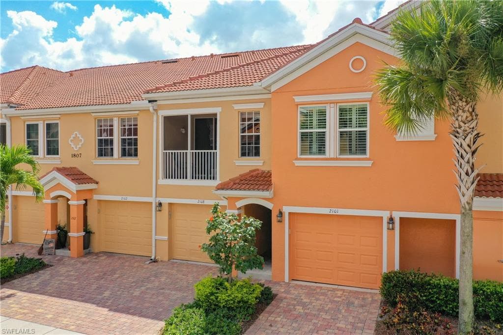 1807 Concordia Lake CIR 2108 CAPE CORAL, FL 33909