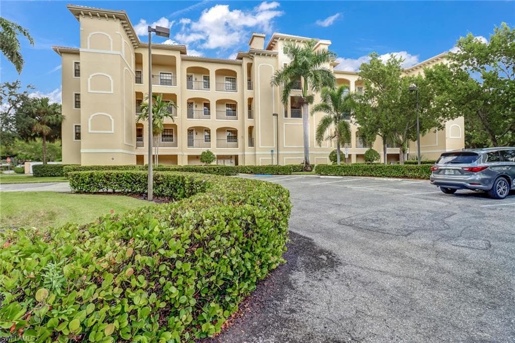 15121 Laguna DR 203 FORT MYERS, FL 33908