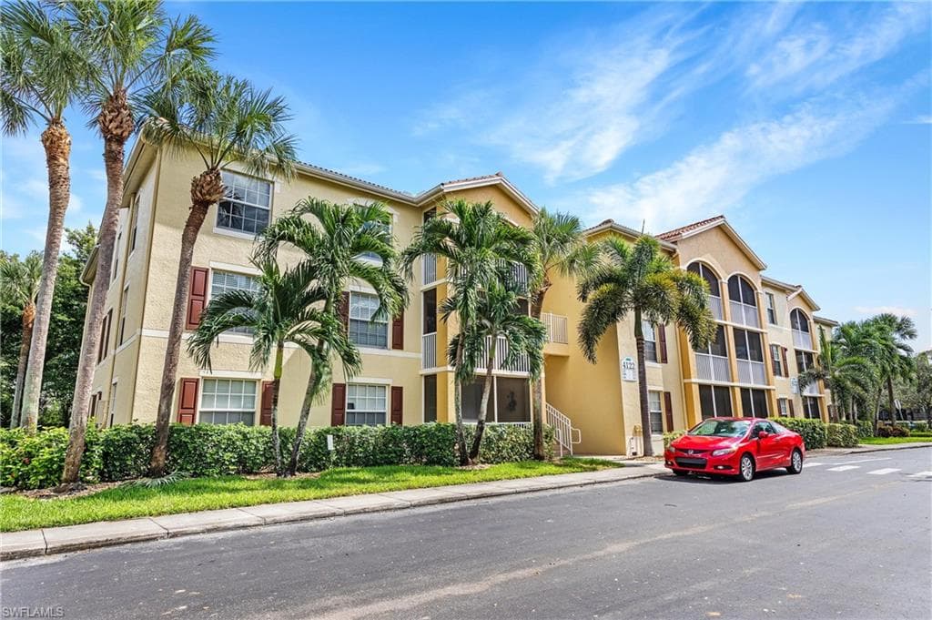 4122 Residence DR 102 FORT MYERS, FL 33901