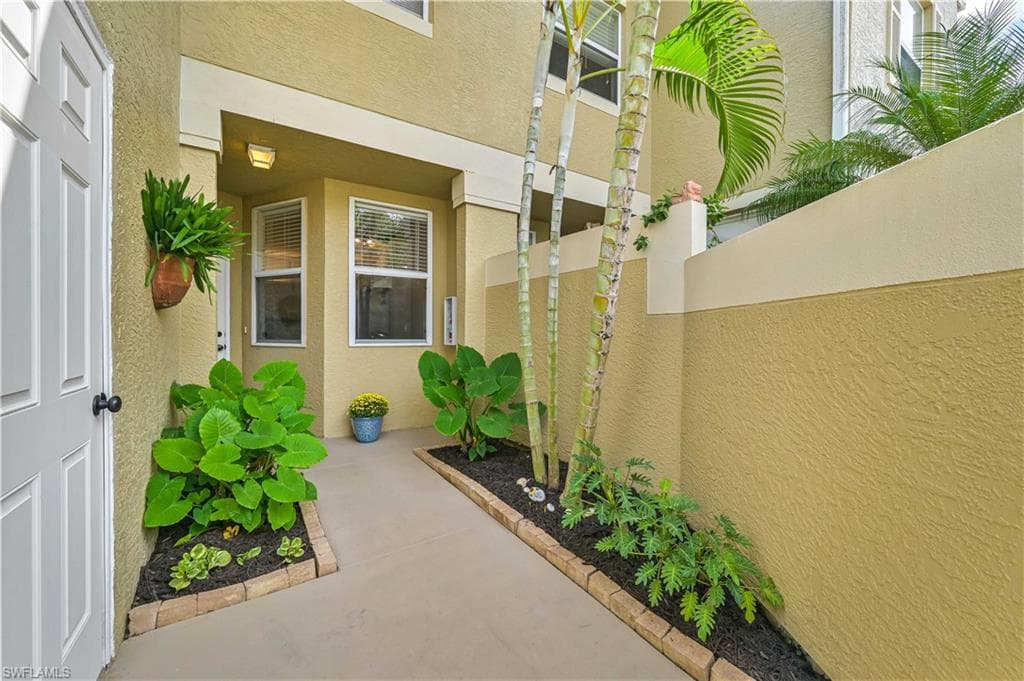 12040 Summergate CIR 101 FORT MYERS, FL 33913