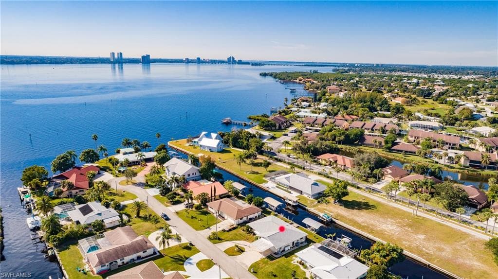 7196 Reymoor DR NORTH FORT MYERS, FL 33917