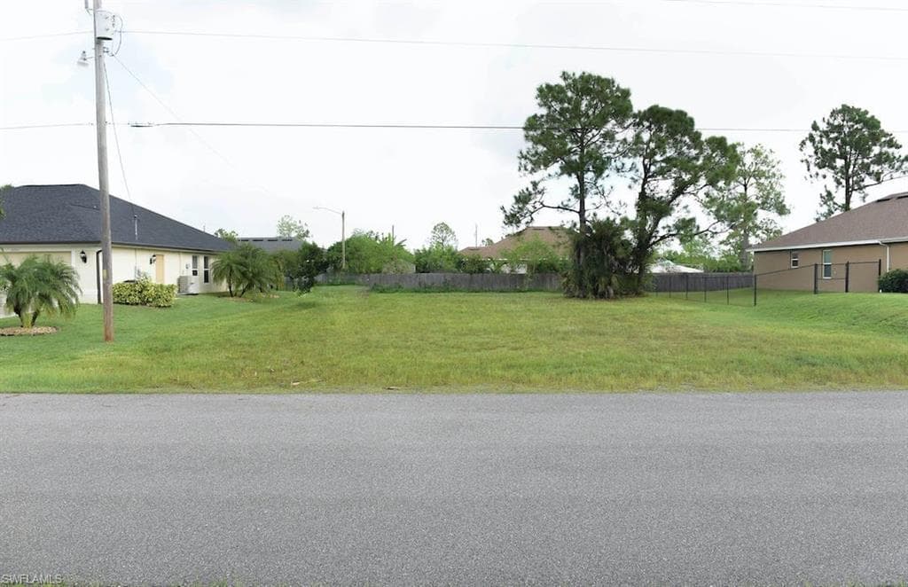 2205 NE 33rd ST CAPE CORAL, FL 33909