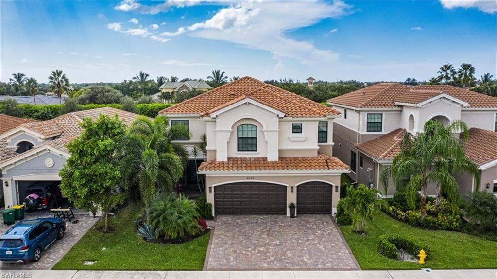 4558 Kensington CIR