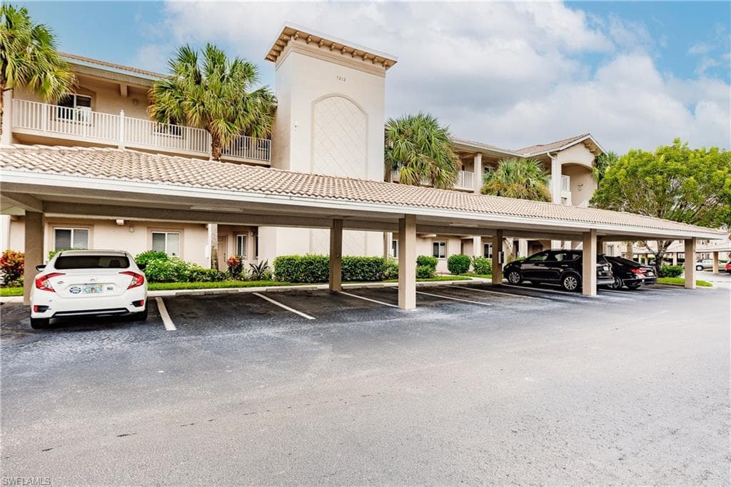 7812 Regal Heron CIR 3-204 NAPLES, FL 34104