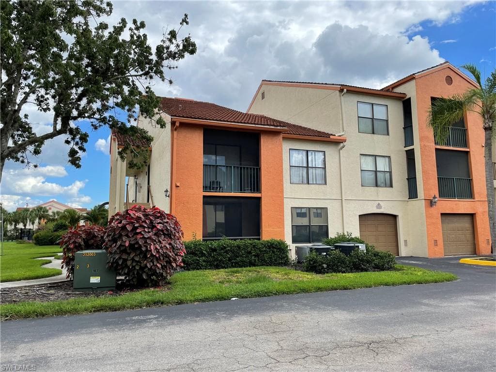 13521 Eagle Ridge DR 121 FORT MYERS, FL 33912