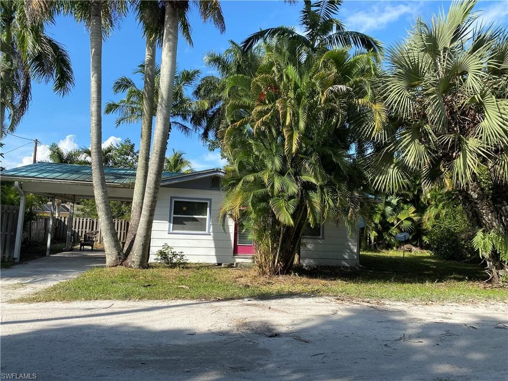 7490 Pentz RD BOKEELIA, FL 33922