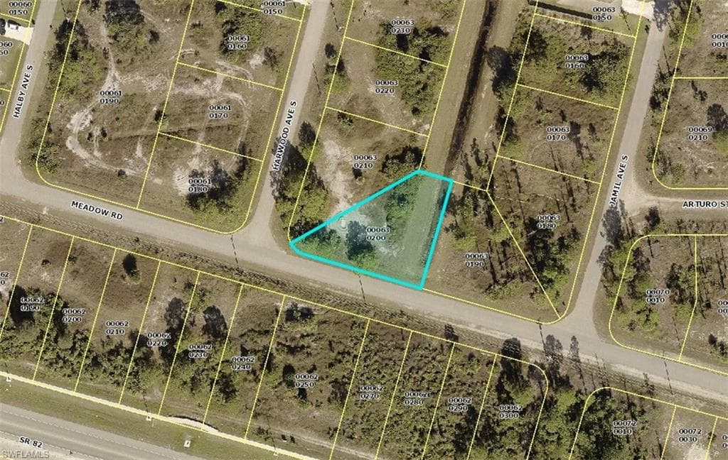 3051 Meadow RD LEHIGH ACRES, FL 33974