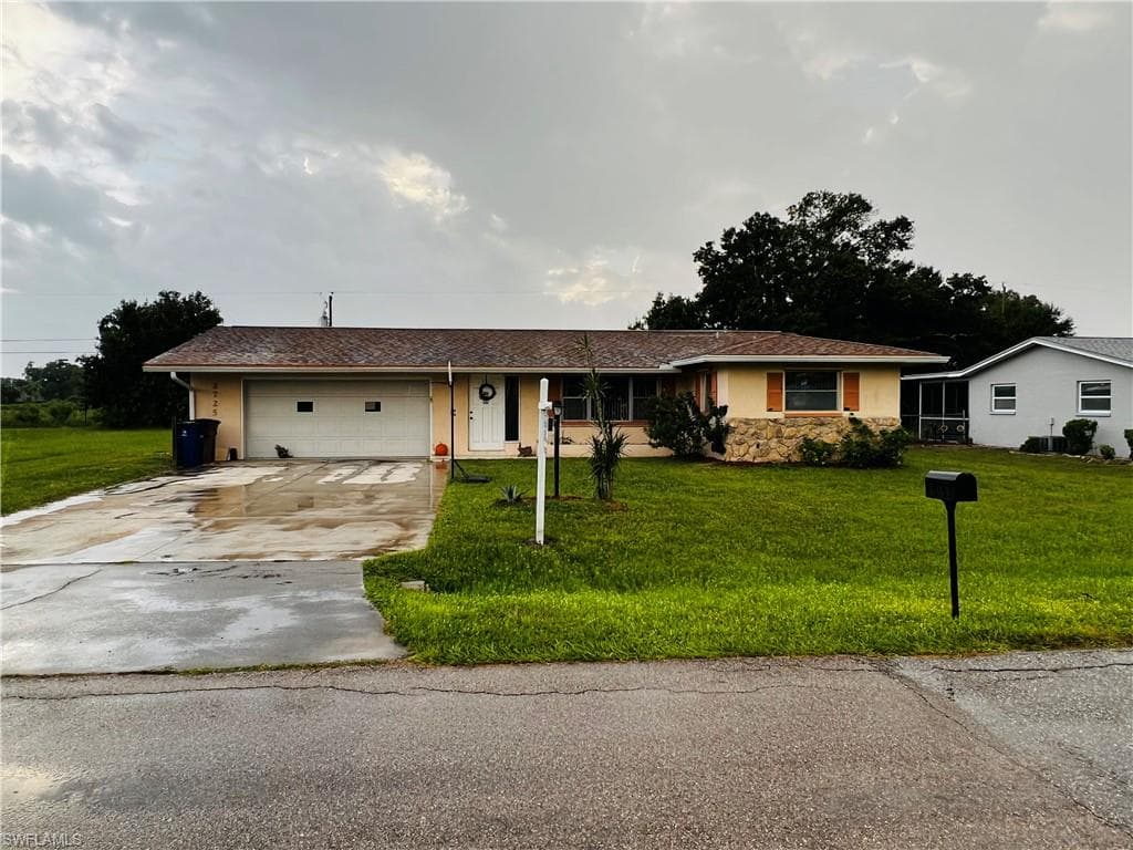 2725 West RD FORT MYERS, FL 33905