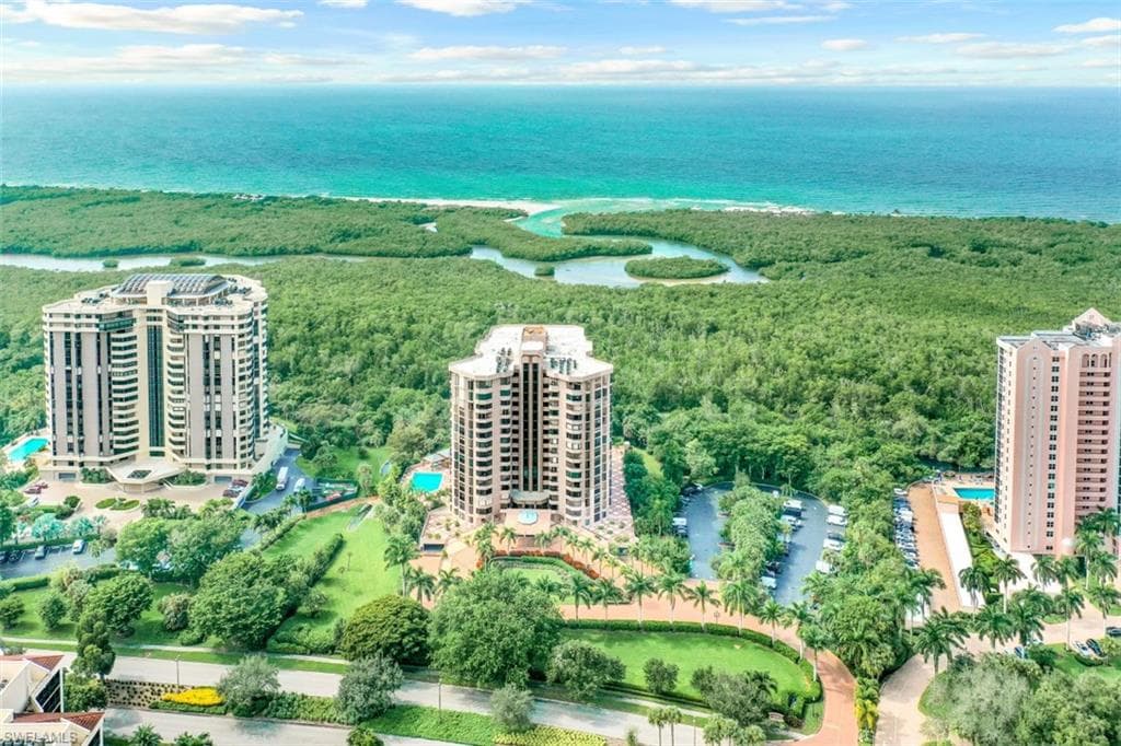 6075 Pelican Bay BLVD 506 NAPLES, FL 34108