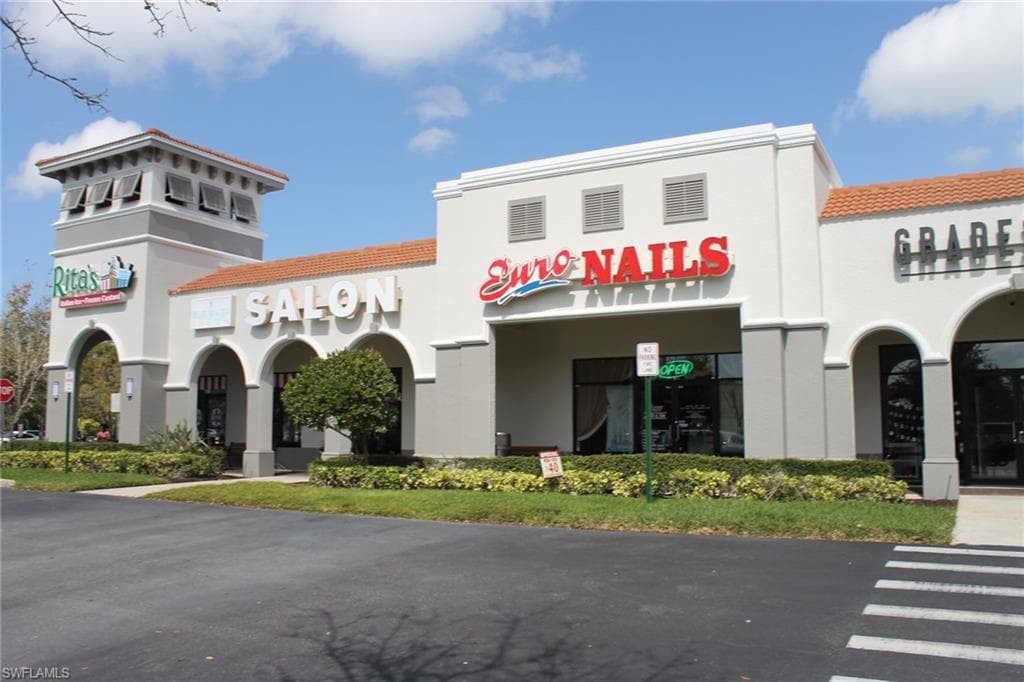 1575 Pine Ridge RD 14 NAPLES, FL 34109