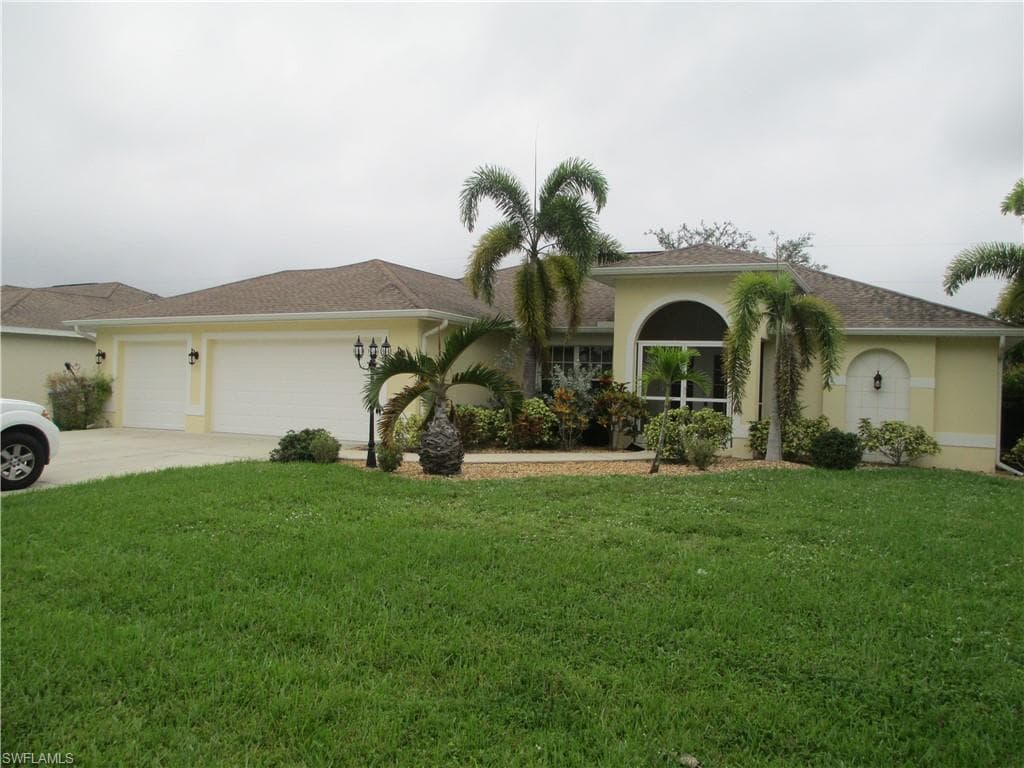 156 SE 23rd TER CAPE CORAL, FL 33990