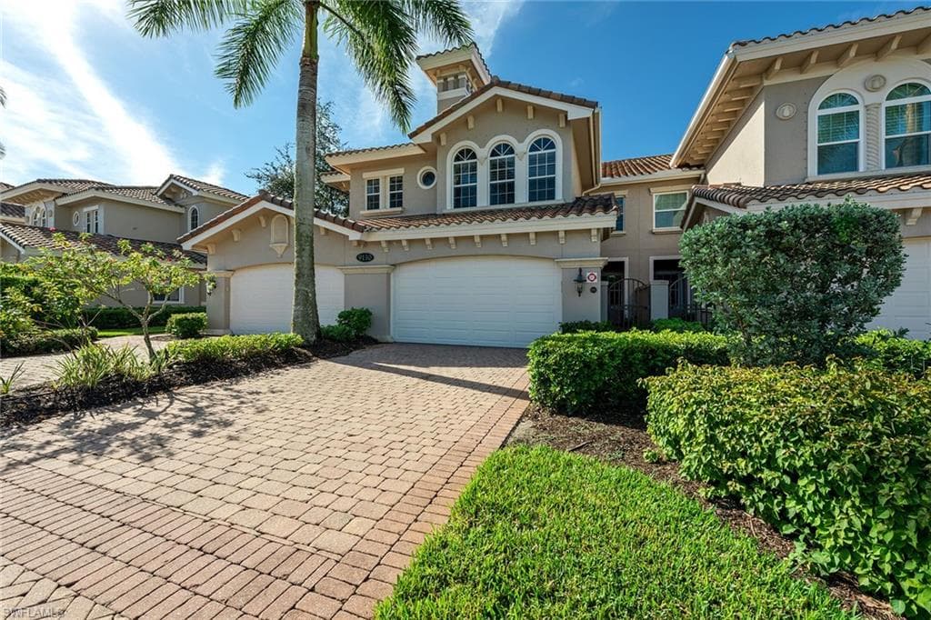 9130 Cherry Oaks LN 101 NAPLES, FL 34114