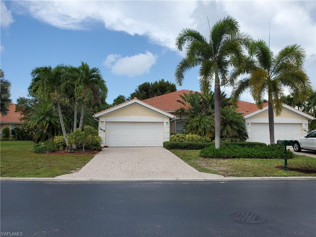 7838 Berkshire Pines DR NAPLES, FL 34104