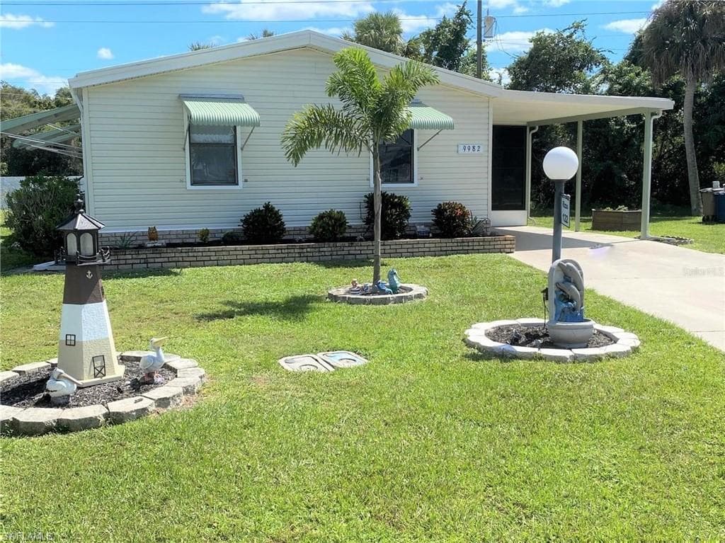 9982 Dolphin Bay CT FORT MYERS, FL 33905