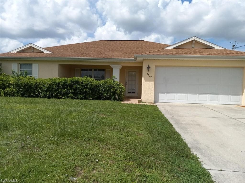 2802 27th ST SW LEHIGH ACRES, FL 33976