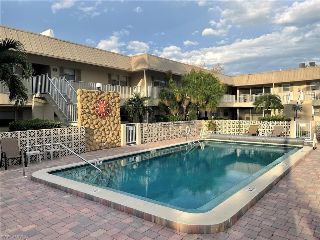 909 SE 46th LN 214 CAPE CORAL, FL 33904
