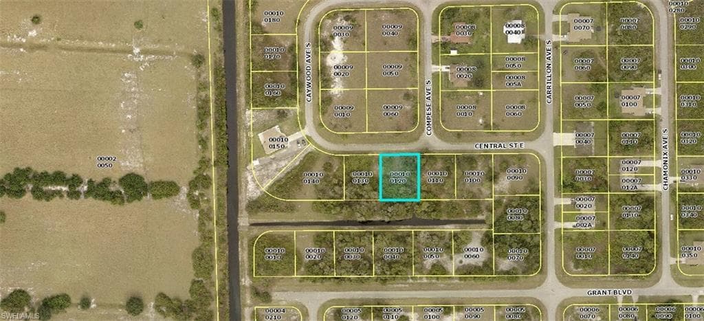 612 Central ST E LEHIGH ACRES, FL 33974