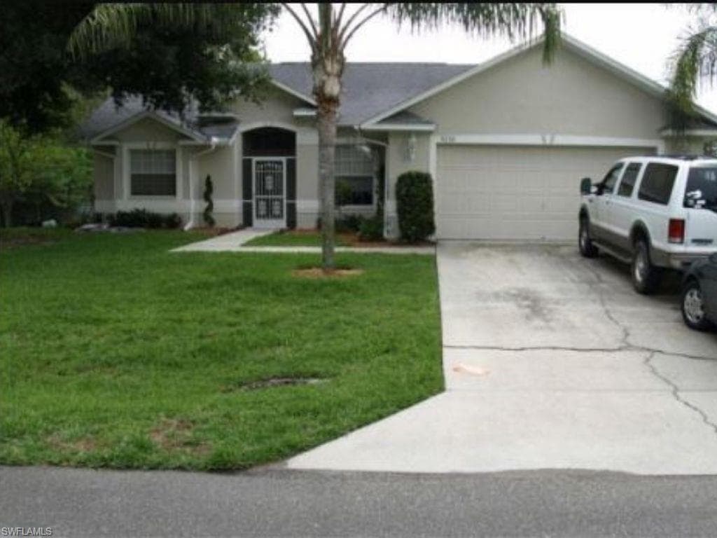 9232 Pineapple RD FORT MYERS, FL 33967